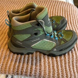 Vasque Hiking shoes/Green